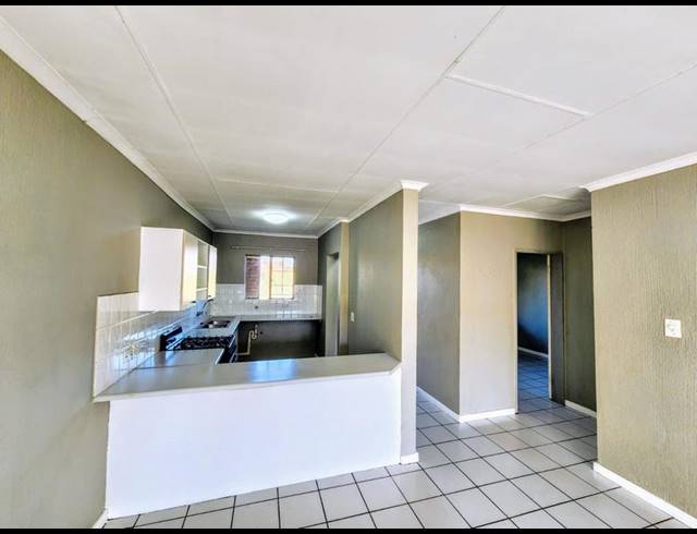 2 BEDROOM APARTMENT FOR SALE IN MOREGLOED